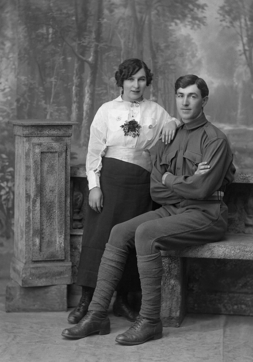 The same portrait of the couple restored, clear and warm